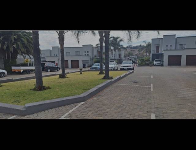 3 BEDROOM APARTMENT FOR SALE IN OAKDENE